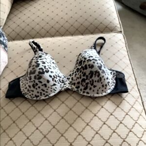 Jockey underwire bra 🐆 leopard 38B feminine look great condition sexy fe